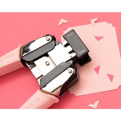 We R Memory Keepers Crop-a-dile Corner Chomper - Angle & Photo