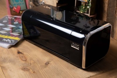 FÖRBESTÄLLNING! Sizzix Big Shot Switch Plus - EU Version (Black)