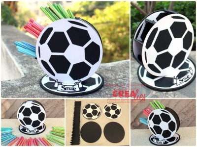 Crealies Cardzz no 14 - Soccer Ball (2 dies)
