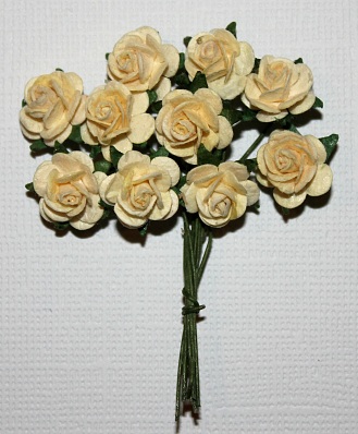 10st Small Paper Roses cream ca 1cm