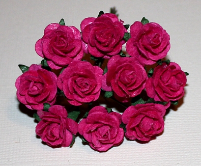 10st Paper Roses ca 15mm fuschia