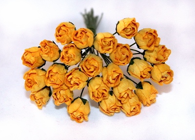 25st  Rose Buds ca 12mm - Yellow