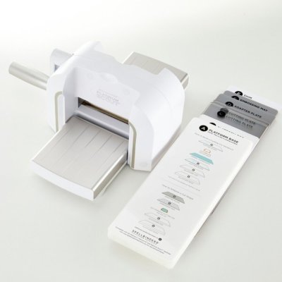 FÖRBESTÄLLNING! Spellbinders Platinum Scout Die Cutting And Embossing Machine 3.5 Inch Platform - White (fraktfritt)